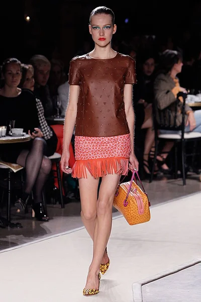 Look 32